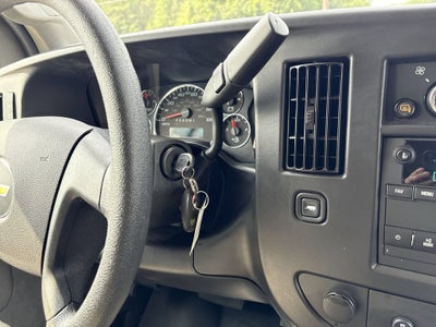 2025 Chevrolet Express Passenger LT