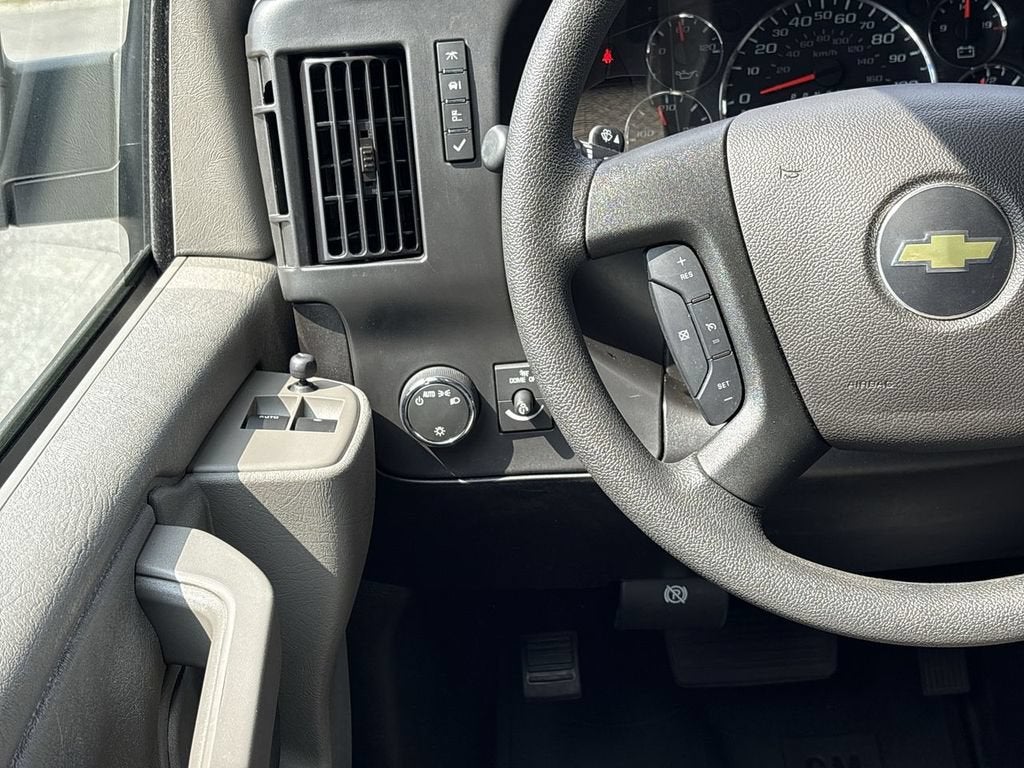 2025 Chevrolet Express Passenger LT