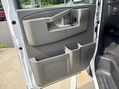 2025 Chevrolet Express Passenger LT
