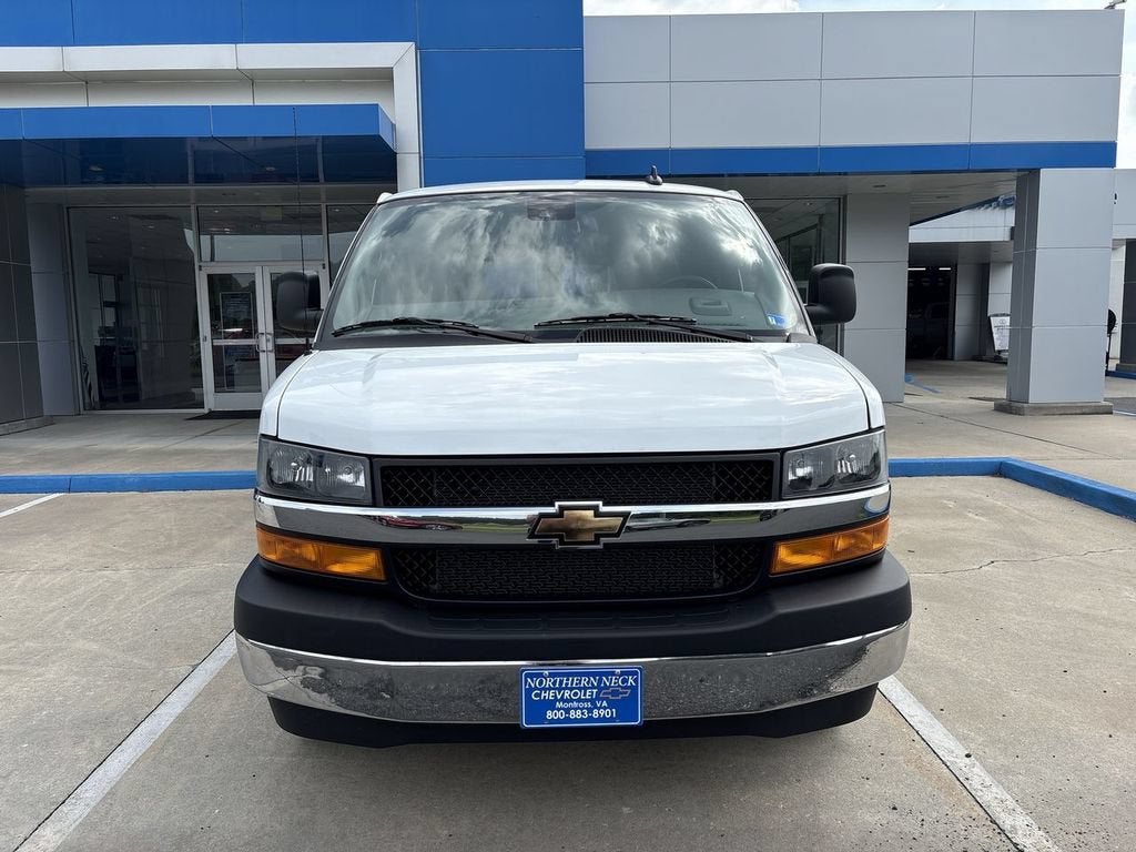 2025 Chevrolet Express Passenger LT