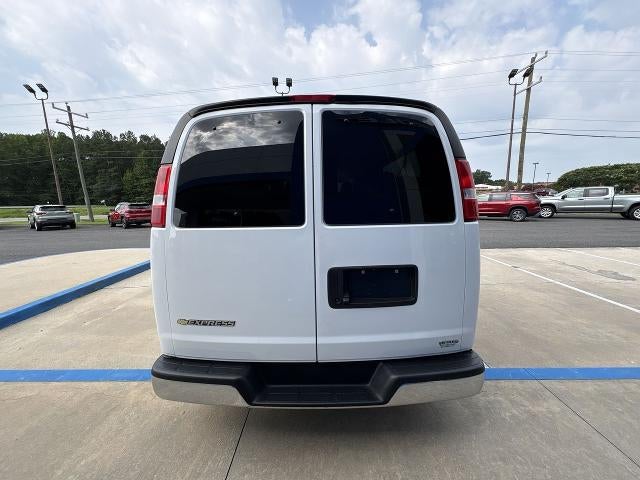 2025 Chevrolet Express Passenger LT