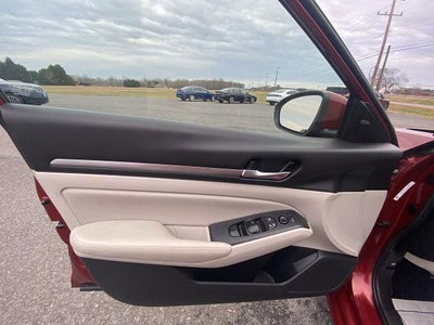 2022 Nissan Altima 2.5 SV