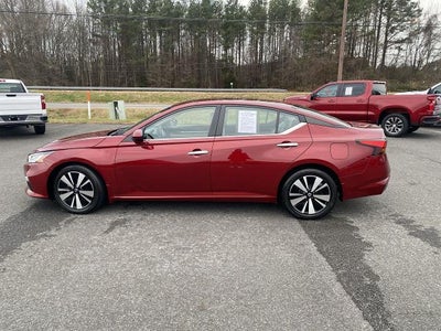 2022 Nissan Altima 2.5 SV