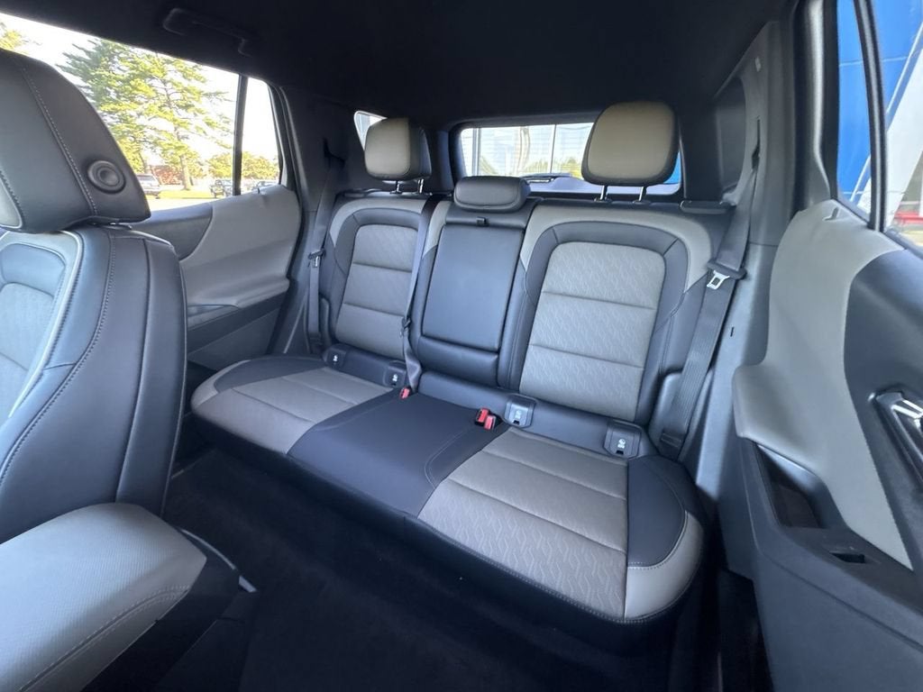 2027 Chevrolet Equinox FWD LT