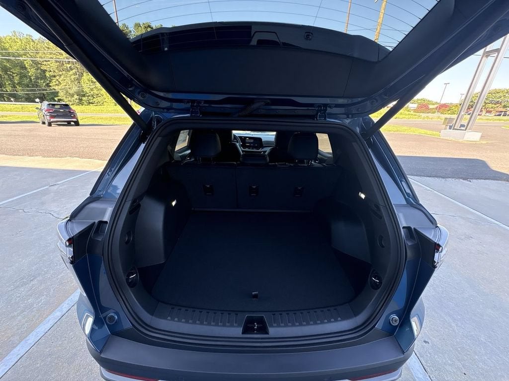 2027 Chevrolet Equinox FWD LT