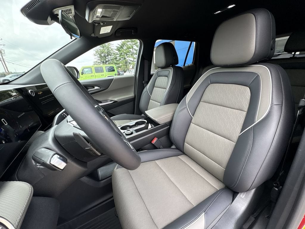 2027 Chevrolet Equinox FWD LT