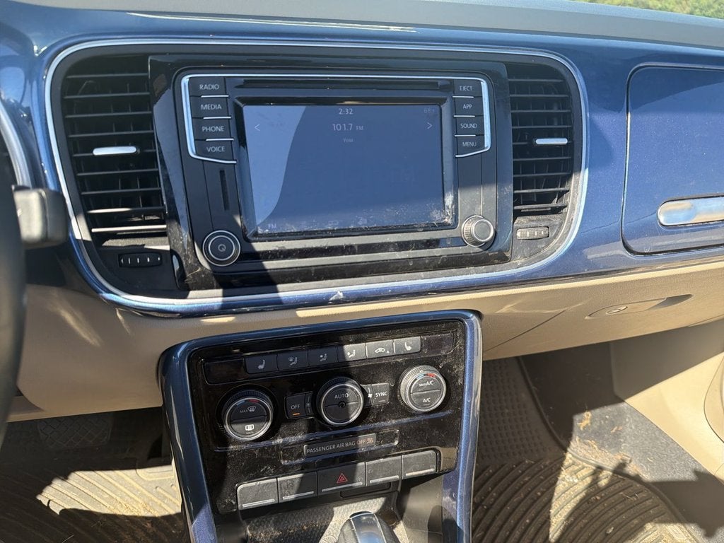 2019 Volkswagen Beetle Convertible Base