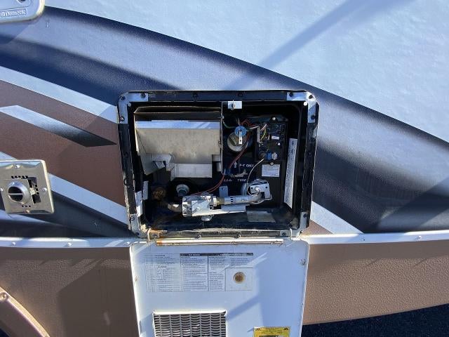 2013 KEYSTONE PASSPORT ULTRA LITE SERIES M-3220 BH