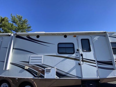 2013 KEYSTONE PASSPORT ULTRA LITE SERIES M-3220 BH