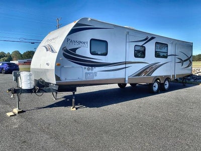 2013 KEYSTONE PASSPORT ULTRA LITE SERIES M-3220 BH