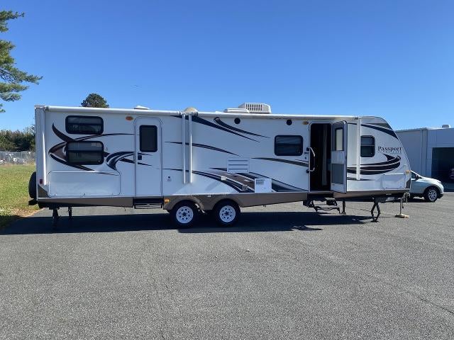 2013 KEYSTONE PASSPORT ULTRA LITE SERIES M-3220 BH