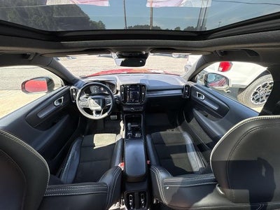 2019 Volvo XC40 R-Design