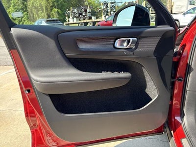 2019 Volvo XC40 R-Design