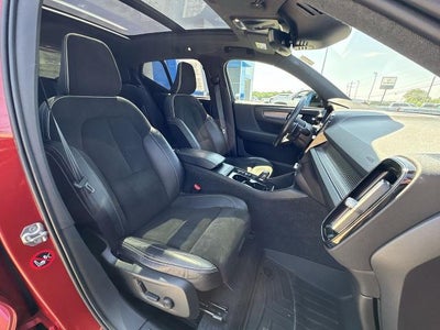 2019 Volvo XC40 R-Design